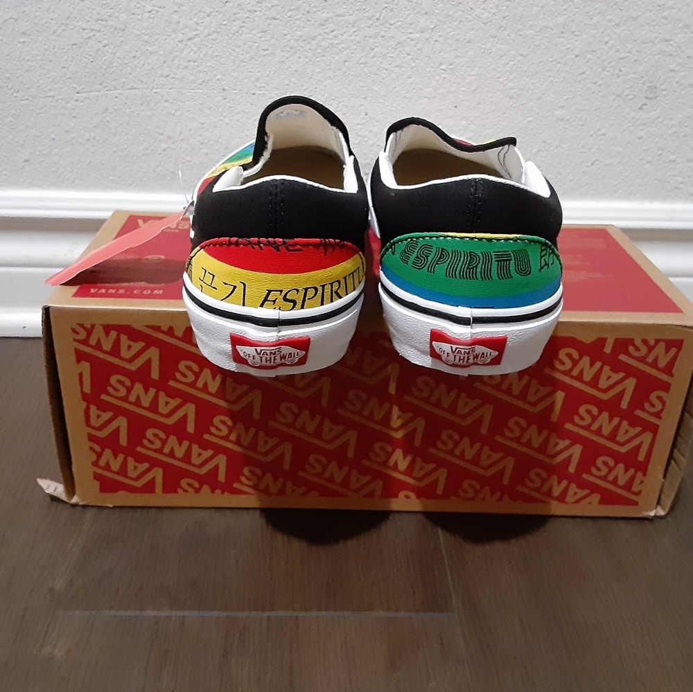 Vans - Picture 3 of 4